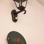 Seek And Hide - Little Julia's Hideaway Apartment *
