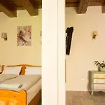 Seek And Hide - Little Julia's Hideaway Apartment Brasov