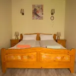 Seek And Hide - Little Julia's Hideaway Apartament Brașov