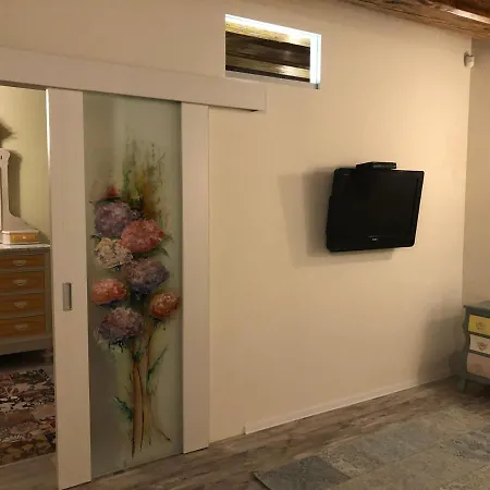 Seek And Hide - Little Julia's Hideaway Apartman