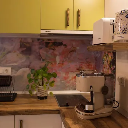 Seek And Hide - Little Julia's Hideaway Apartman