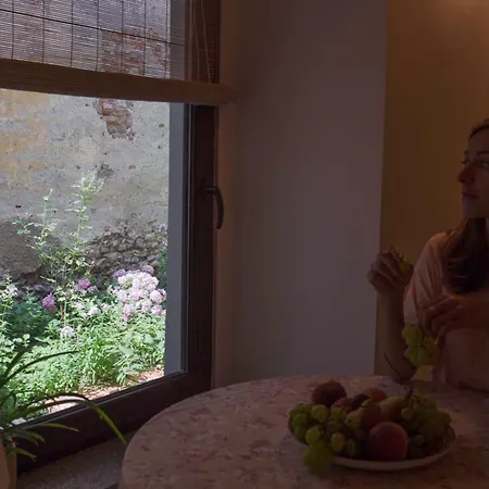 Apartman Seek And Hide - Little Julia's Hideaway *