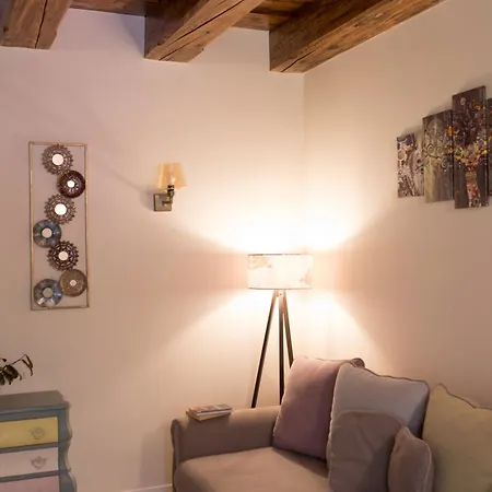 Apartman Seek And Hide - Little Julia's Hideaway