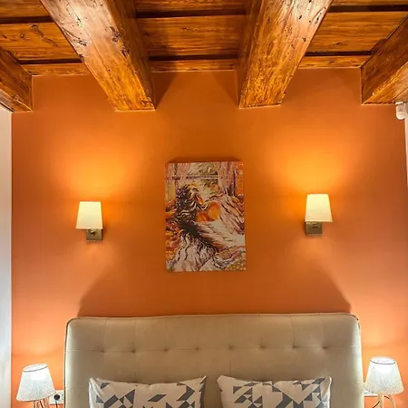 Apartment Seek And Hide - Little Julia's Hideaway