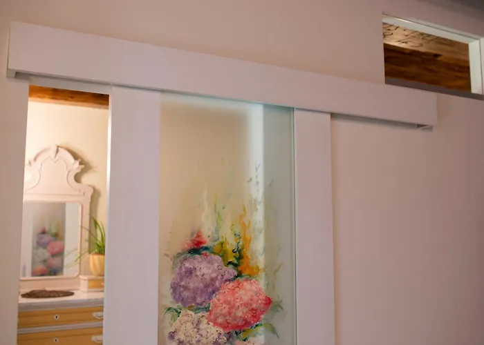 Seek And Hide - Little Julia's Hideaway * Brasov