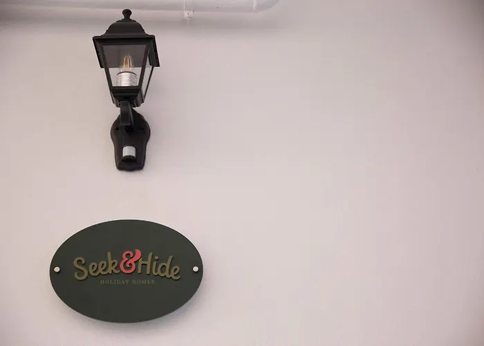 Seek And Hide - Little Julia's Hideaway * Brasov